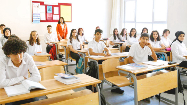 Türkiye’deki Eğitim Sistemi Üzerine Yeniden Tartışmalar: 4+4+4 Zorunlu Eğitim Modeli
