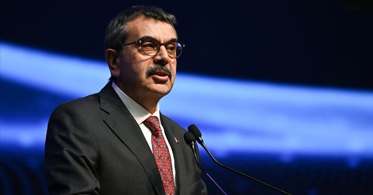 MEB Cocuklari Politikaya Alet Etmek Atama Ve Mufredati Zedeler