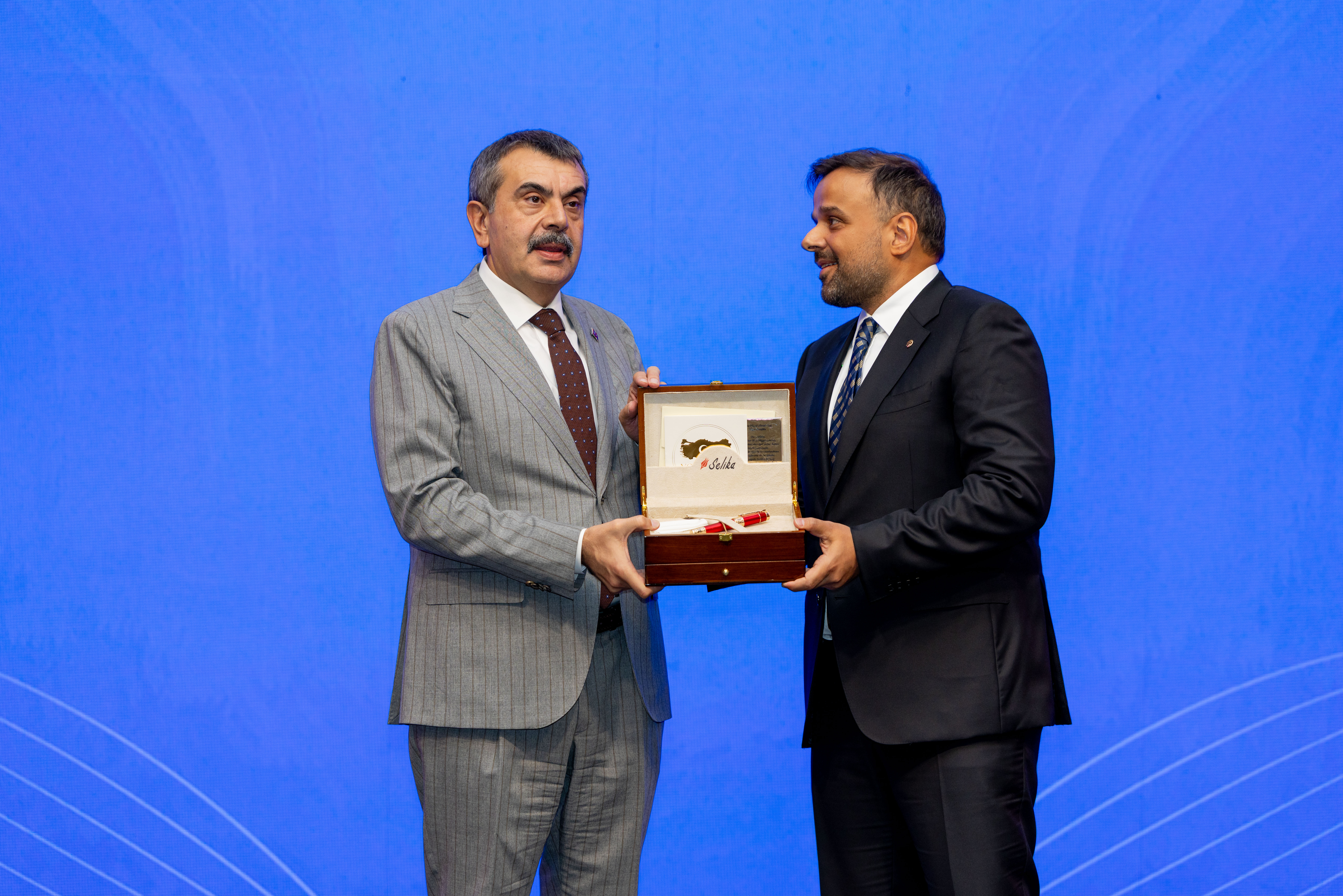 MEB ve BiPten Ogretmenler Icin Bilgi Servisi Atama Mufredat ve. Ali Taha Ko