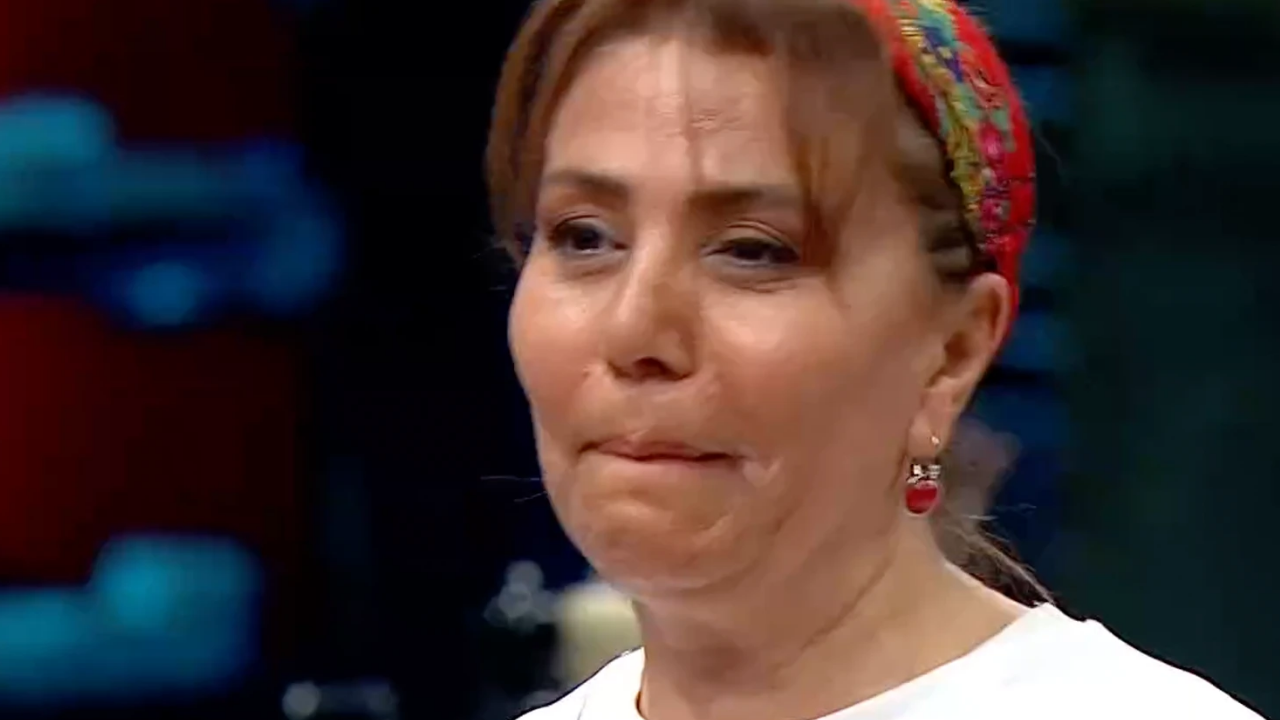 MasterChefin 9 Yarismacisi Ayten Saner Eleme Tarif ve Tadimda Basari.p