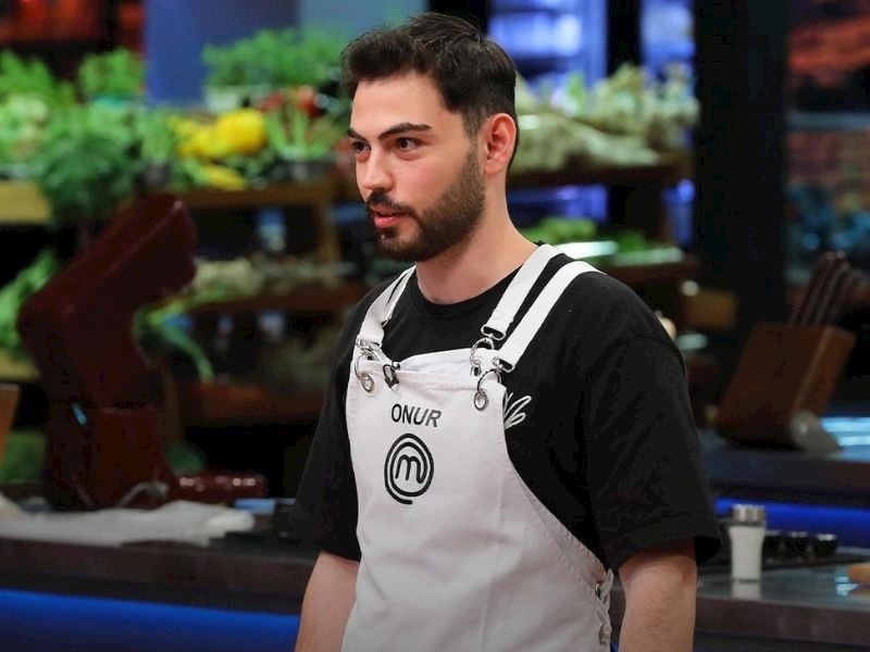 Onur Dikbaş, MasterChef Türkiye’de Yıldızını Parlatıyor Genç Şefin Gastronomi Yolculuğu