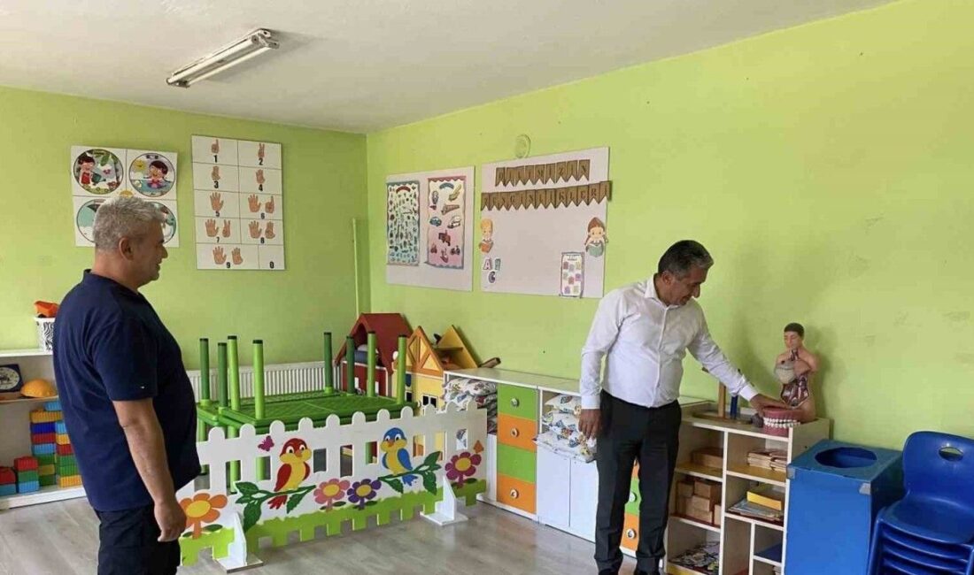 Menteşe İlçe Milli Eğitim Müdürü İdris Kömürcü, Sabri Acarsoy İlkokulu’nu