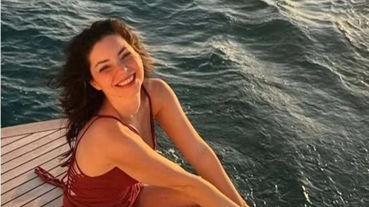 Gündem: Merve Boluğur Yaz Tatilinin Tadını Çıkarıyor Flaş Gelişme: Merve