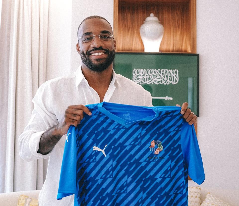 NEOM SC Eski Lyon ve Arsenal Yildizi Alexandre Lacazettei Transfer