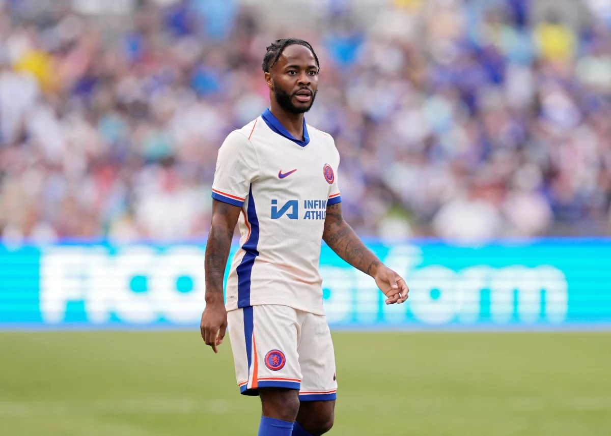 "Napoli" hücum hattını güçlendirmek için Sterling