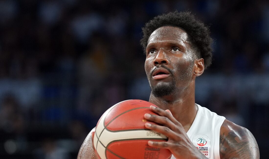 Nigel Hayes-Davis: Basketbol Kariyerinde Uluslararası Başarılar Nigel Hayes-Davis, profesyonel basketbol