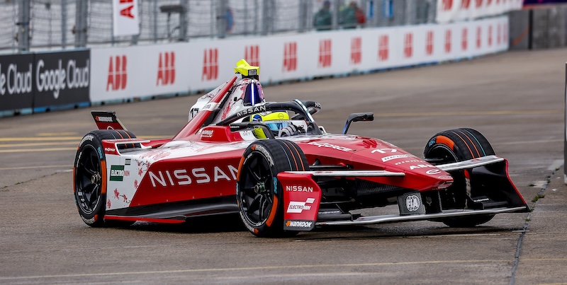 Rowland Berlin e-Prix’de Şampiyonluğunu İlan Etti; Sette Câmara İlk Yarisında