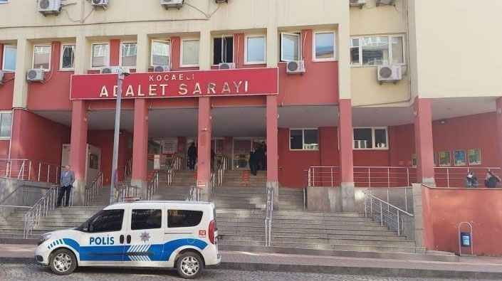 Kartepe’de Öğretmen Cinsel İstismar İddiasıyla Yargı Önünde Sınav Koleji’nde Şok