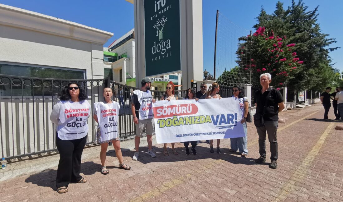 Antalya’da Öğretmenler, Doğa Koleji Önünde Eğitim Sömürüsüne Dikkat Çekti Öğretmenler