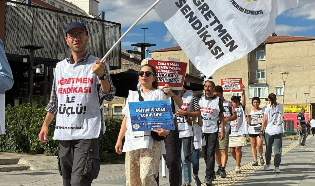 Büyük Öğretmen Yürüyüşü: Hak Mücadelesinin Ses Getiren Adımı Öğretmenlerin Sesine
