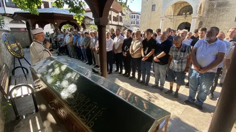 Kocaeli’deki Matematik Öğretmeni Ulak’ın Cenazesi Karabük’te Defnedildi Değirmendere’deki Trajik Olay