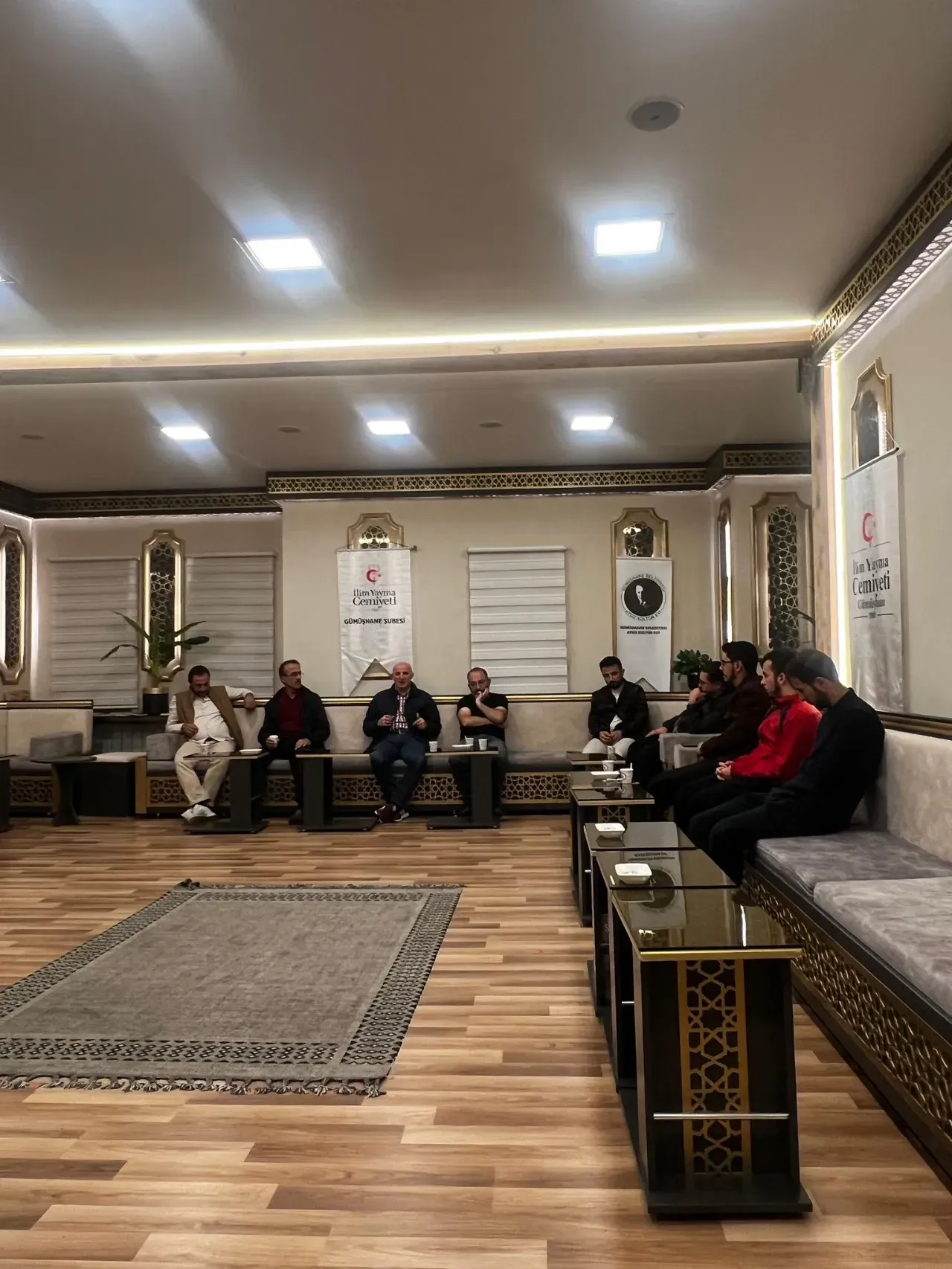 Ogretmenlikte Unutmak Ihanet Hatirlamak Hak Mucadelesidir.webp