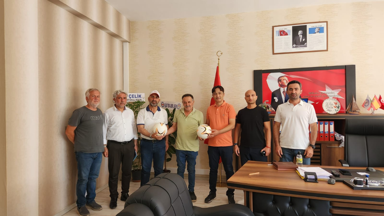 Okul Bahceleri Yaz Tatilinde Spor Alani Oluyor Veli Toplantisi Yapildi