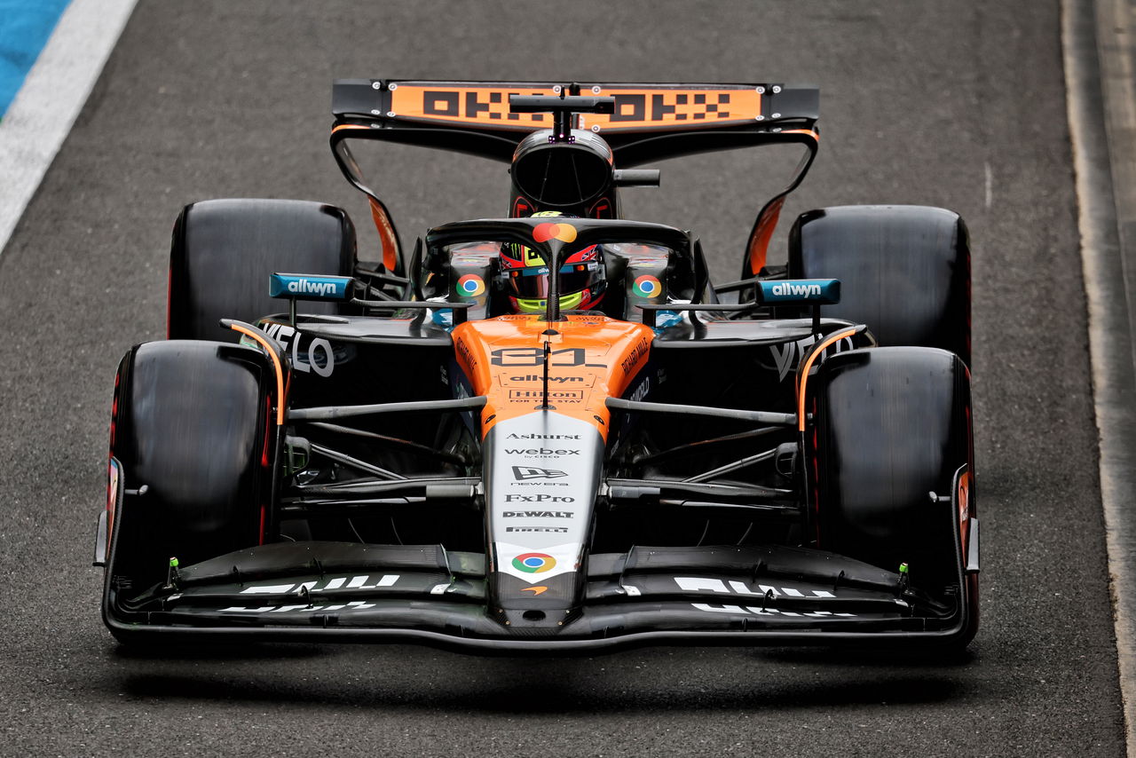 Oscar Piastri Lando Norrisin Kullanimina Ragmen McLaren Guncellemesini Reddetti