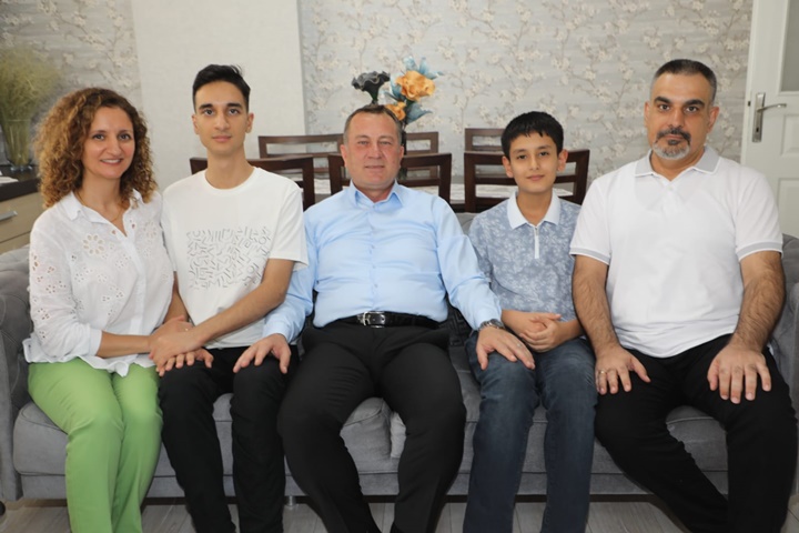 Gaziantep’in Özyurtseven Ailesi’nden Çifte Başarı: LGS ve YKS’de Türkiye Birinciliği