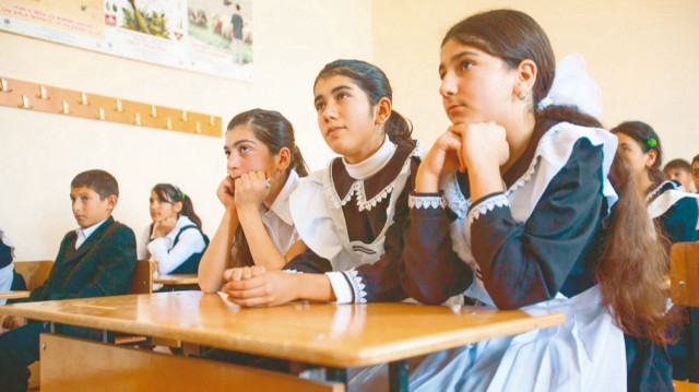 Azerbaycan’da Rus Okullarının Geleceği: Kapama Tartışmaları Azerbaycan’da Rus Okulları Üzerine