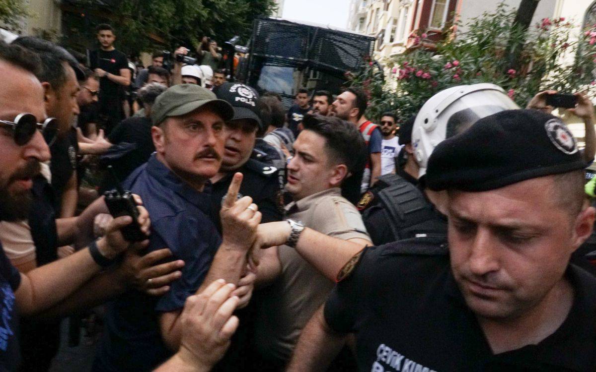 Eylemcilere karşı davranışlarıyla gündem olan Hanifi Zengin terfi ettirildi