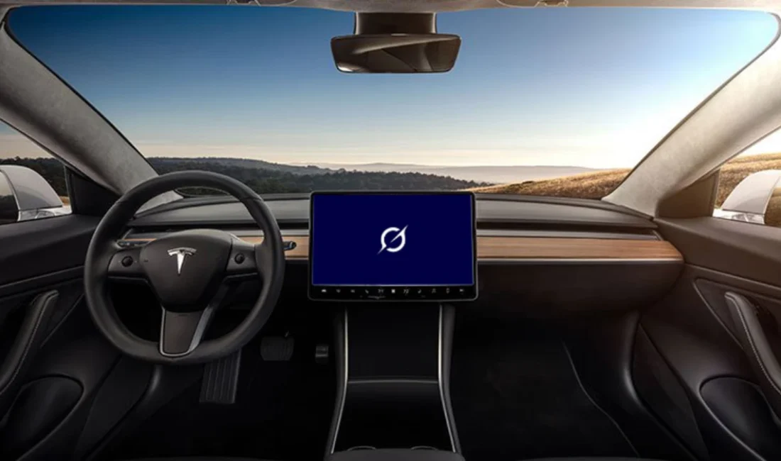 Tesla, Grok Sohbet Robotunu Yeni Araçlarına Entegre Etti Grok ile