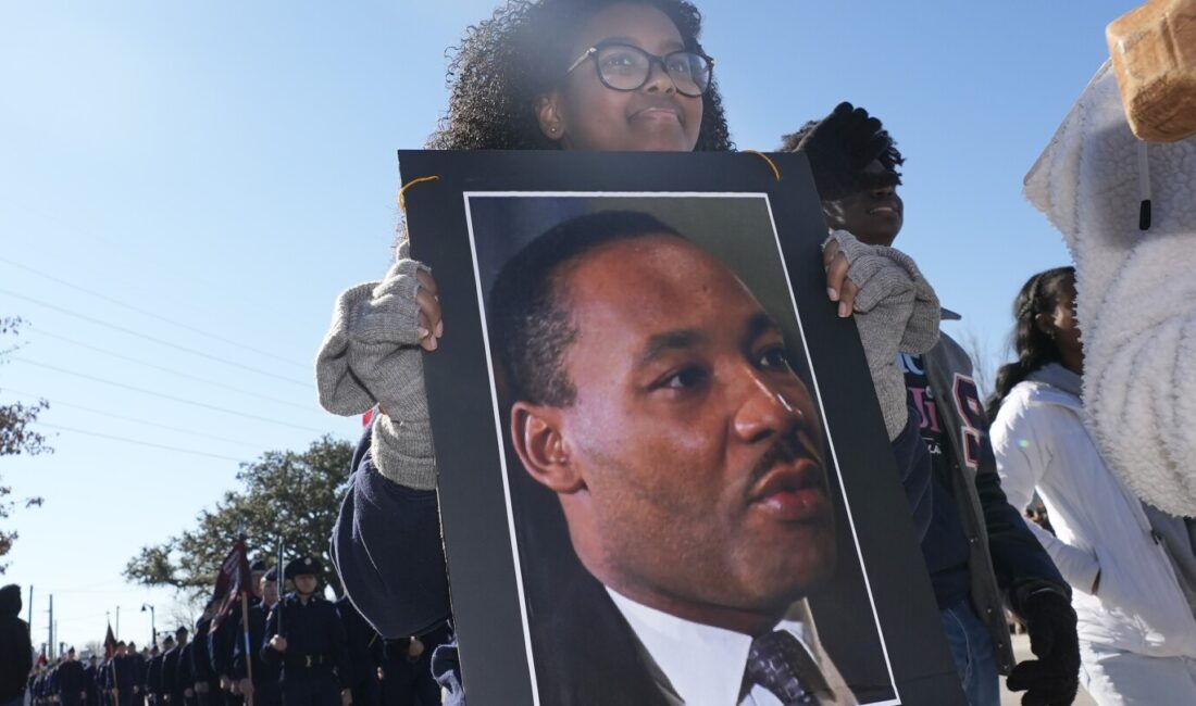 FBI’nın Martin Luther King Jr. Üzerindeki Gözetim Kayıtları Açıklandı Trump