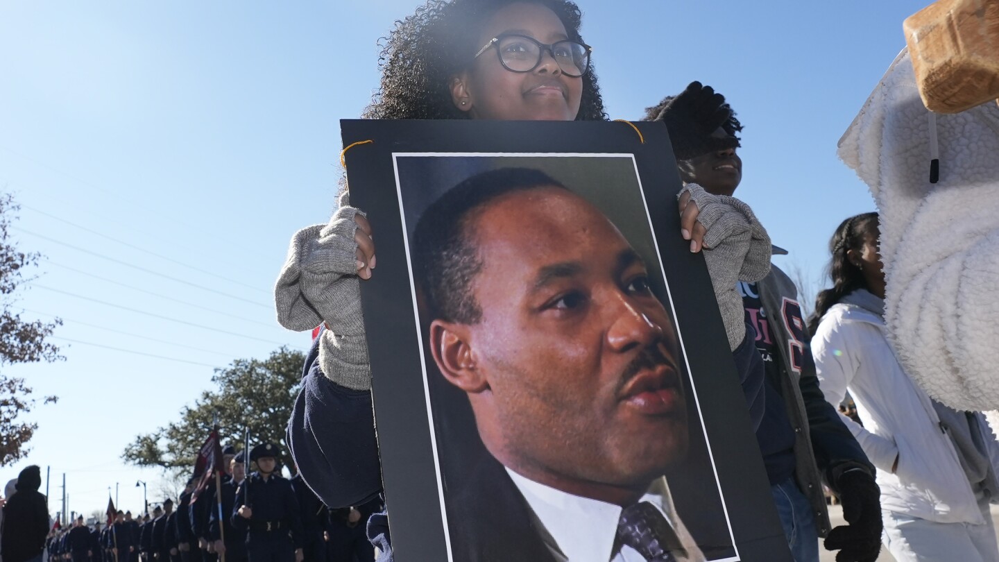Trump Yonetimi MLK Jr Uzerine FBI Kayitlarini Yayinladi