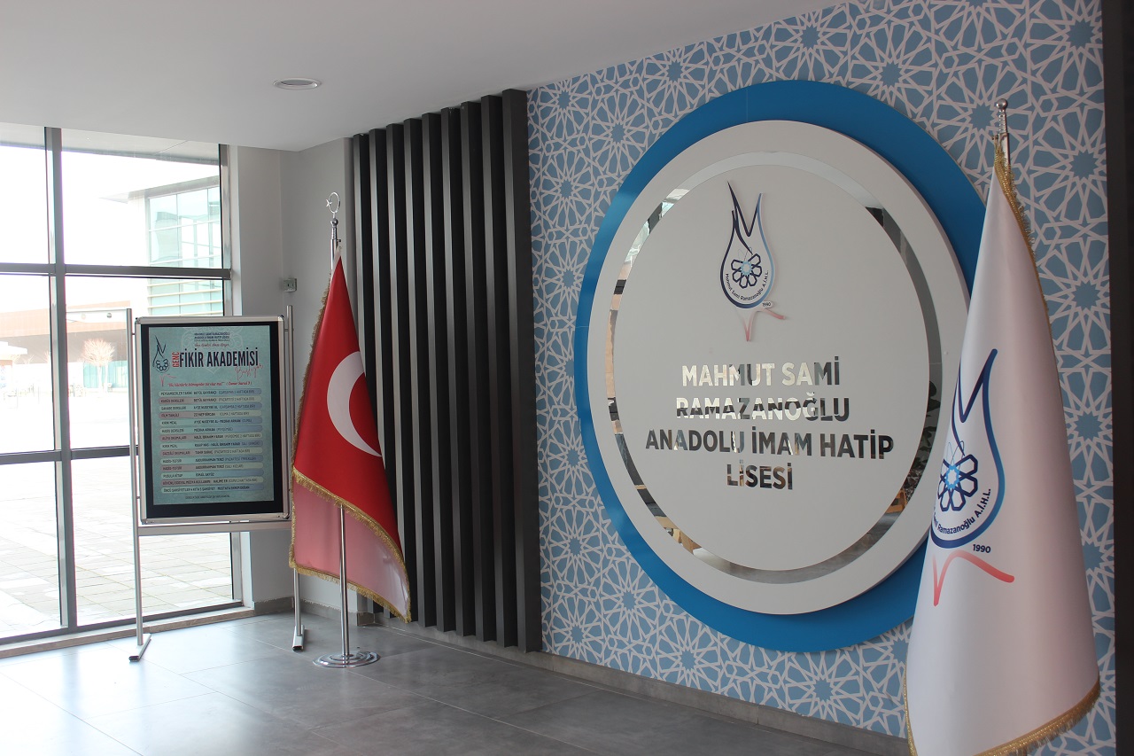 Mahmut Sami Ramazanoğlu Okulu