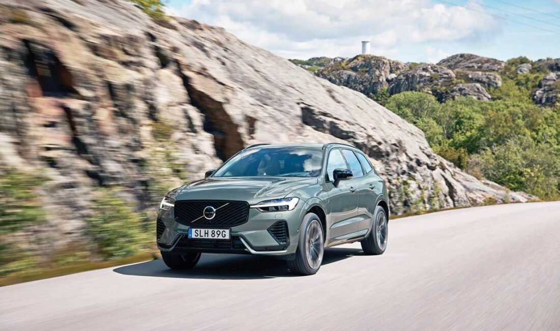 VOLVO XC60 Makyajlandı: 2.7 Milyon Satışla Öne Çıkıyor 2025 Yeni