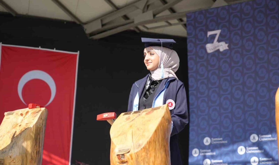 Samsun Üniversitesi 2024-2025 Mezuniyet Töreni: Biyomedikal Mühendisliği Öğrencisi Birinci Oldu