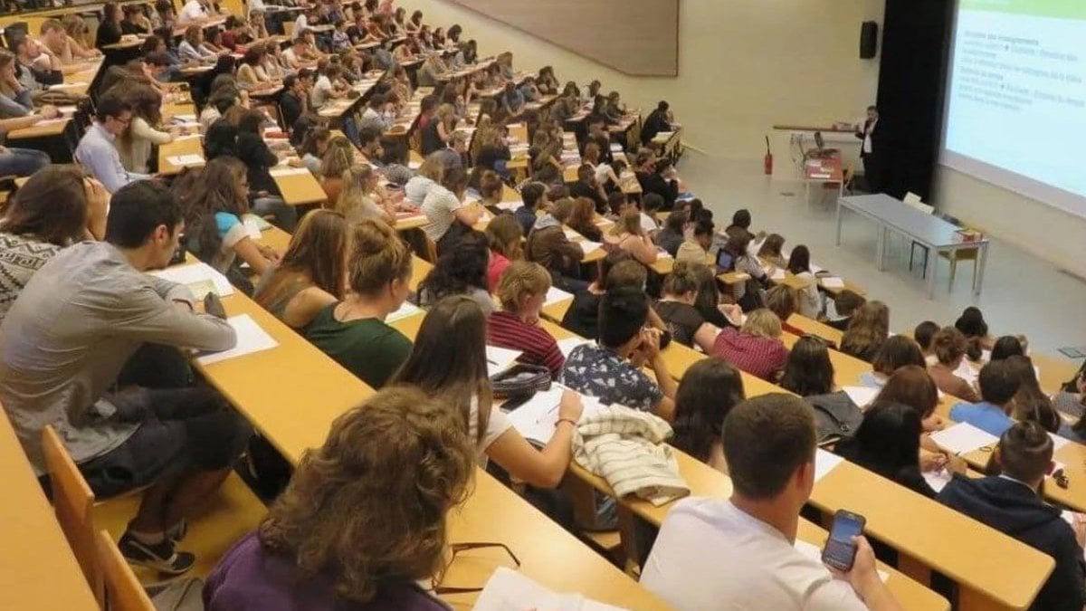Yuksek Ogrenim Ucretleri 15 Milyonu Gecti Burs ve Kontenjan Firsatlari