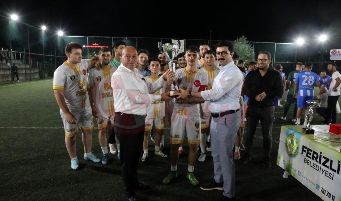 Ferizli Santos 2025 Yılının Şampiyonu Oldu Futbol Turnuvasında Yoğun Katılım