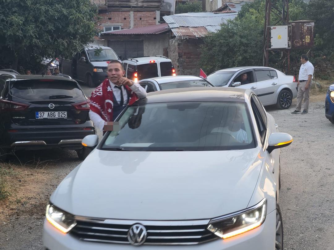 Törenden bir diğer kare