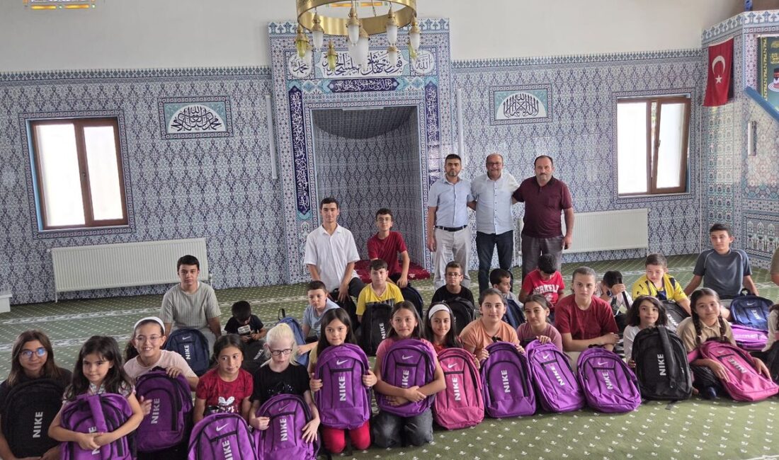 Mucur’da Yaz Kur’an Kursunda Öğrencilere Kırtasiye Desteği Hayırsever İş Adamının
