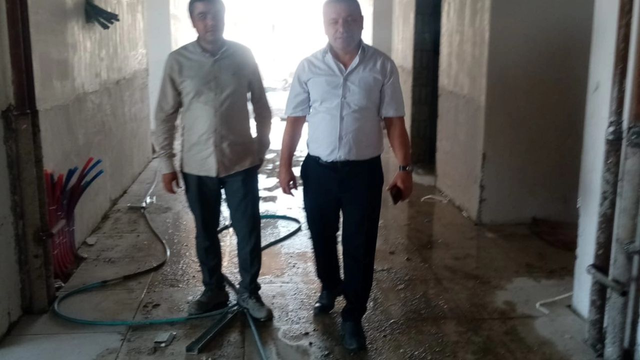 1755536732 okul Insaatini Yerinde Inceleyen Sube Muduru Hurman Sinav Veli Toplantisi