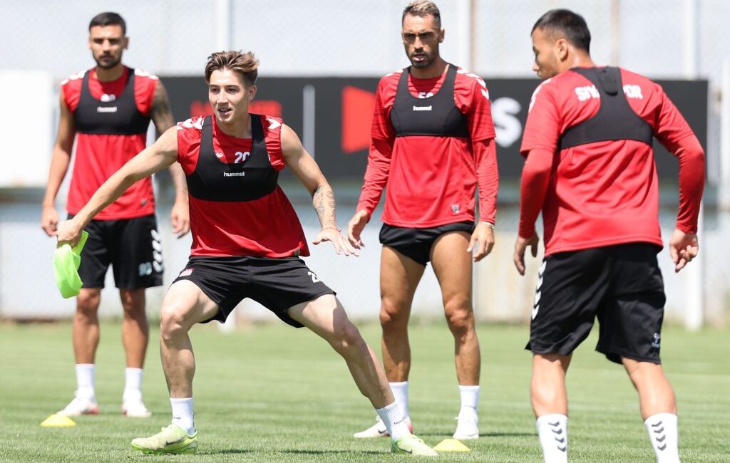 Son Dakika: Sivasspor, Amedspor Maçına Hazır! Deplasmanda Zorlu Sınav: Amedspor