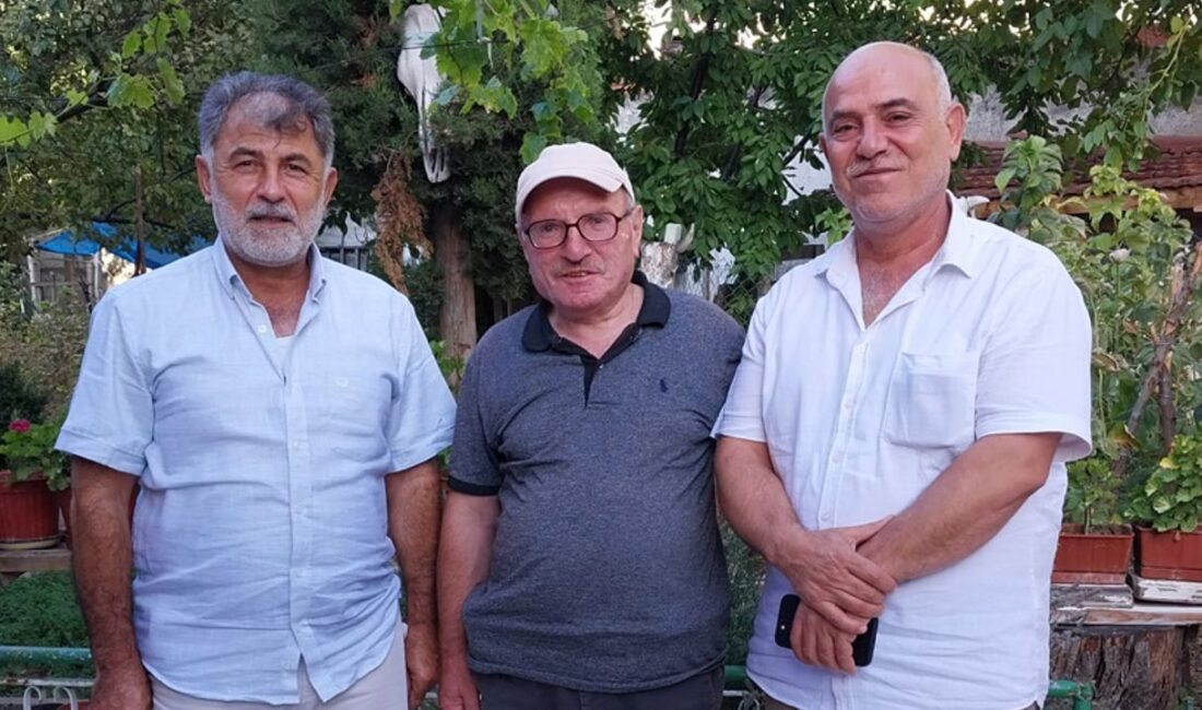 Öğretmen Necip Yılmaz’ın Öğrencileriyle Duygusal Buluşması 47 Yıl Sonra Hatıralar