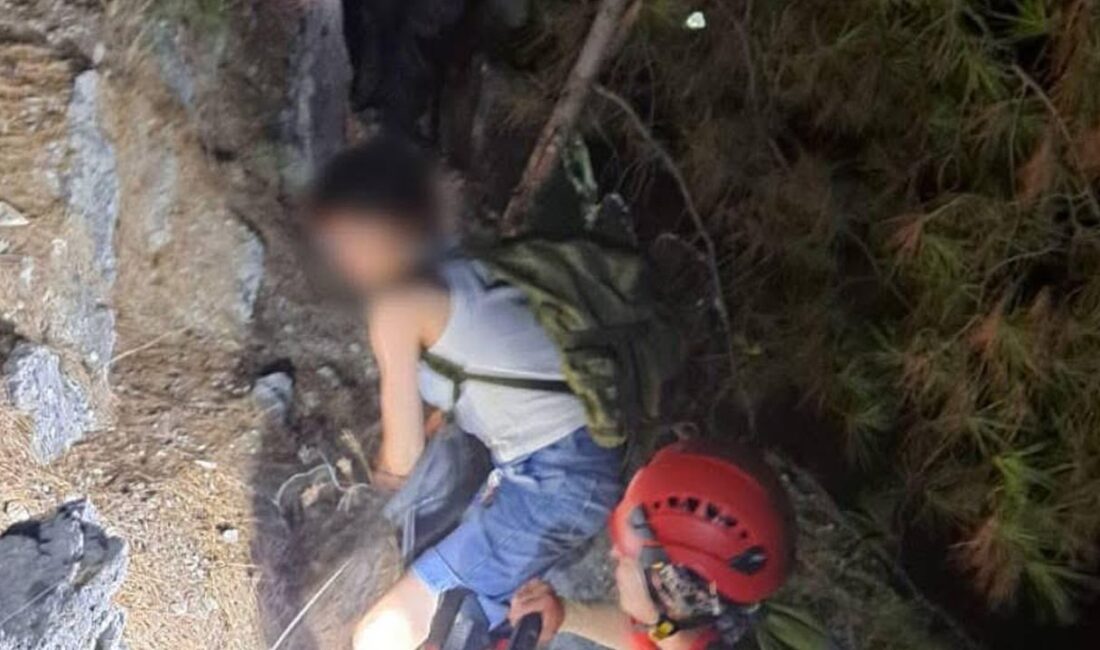 Alanya’da Kalede Mahsur Kalan Üç Üniversite Öğrencisi Kurtarıldı Alanya Kalesinde