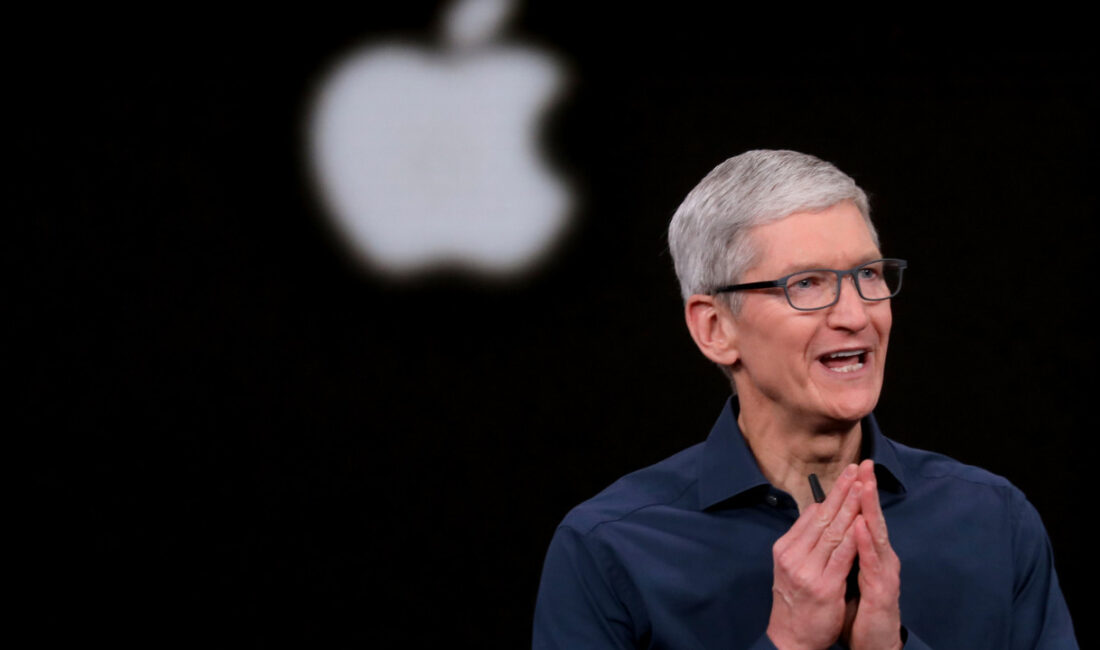 Apple, Yapay Zeka Yatırımlarını Artırmaya Hazır Apple CEO’su Tim Cook,