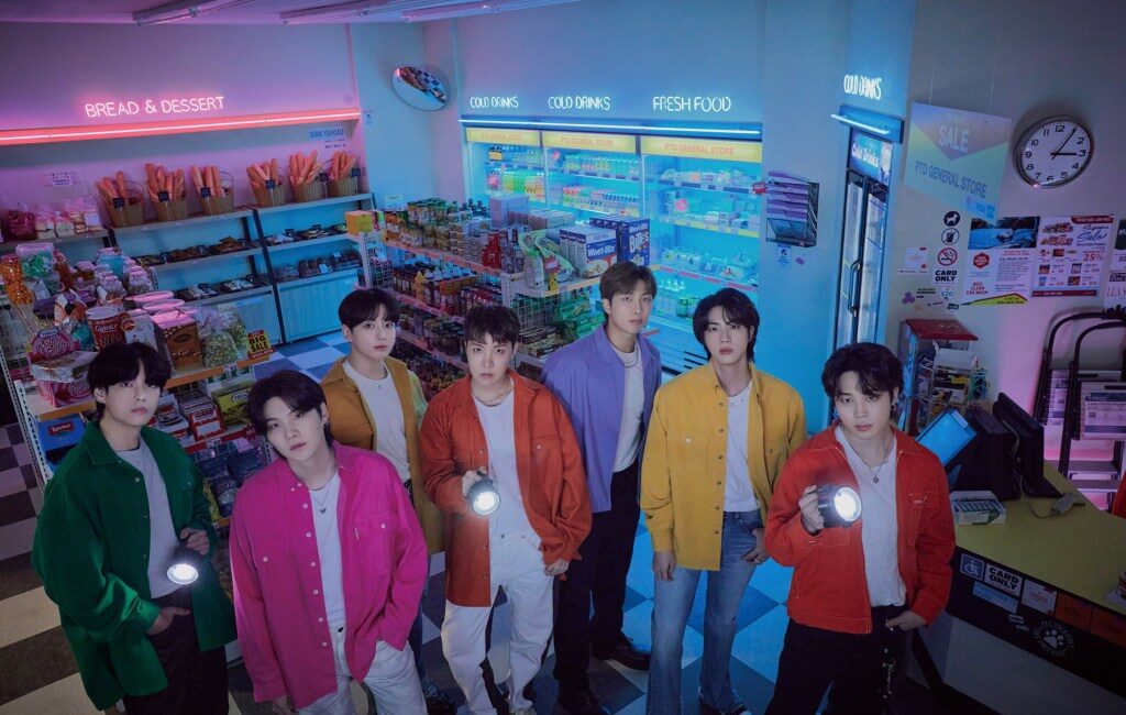 BTS Üyeleri Askerlik Görevlerinin Ardından Yeniden Bir Araya Geldi BTS,