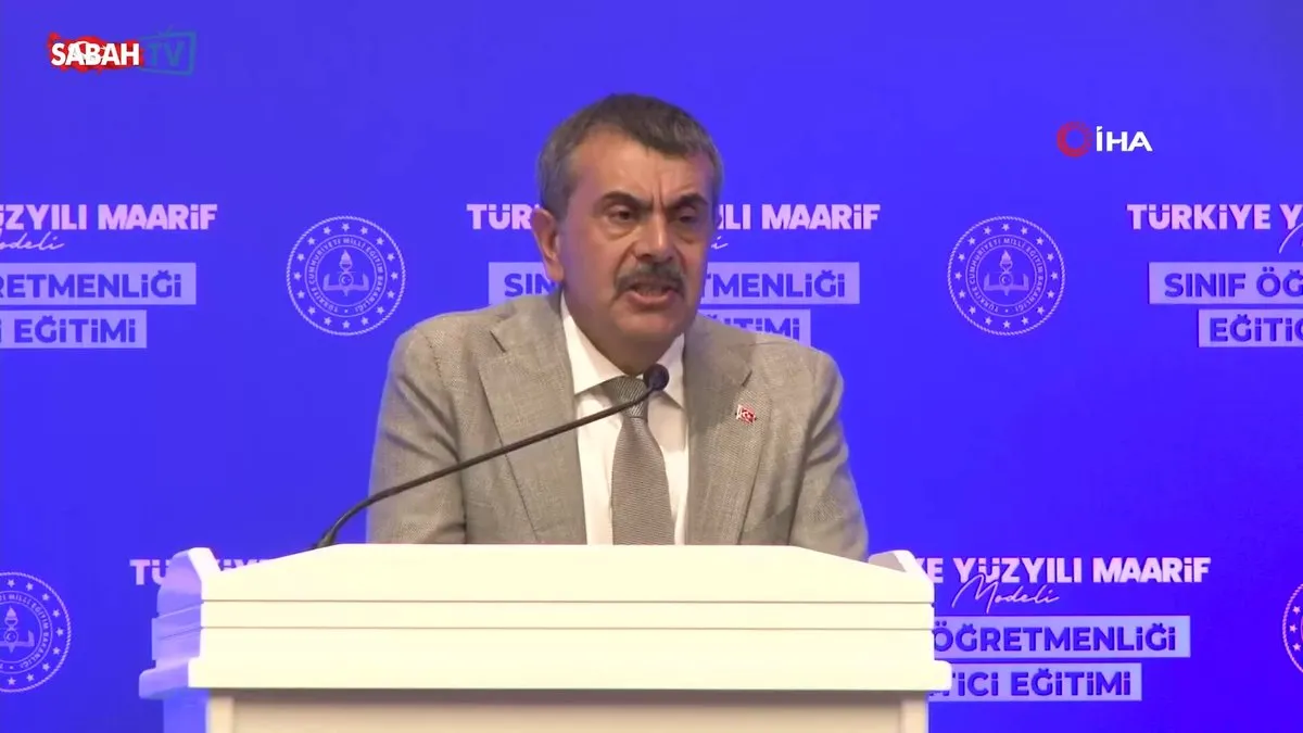 Bakan Tekinden Serbest Kiyafet Uygulamasi ve MEB Yonetmeligi Aciklamasi