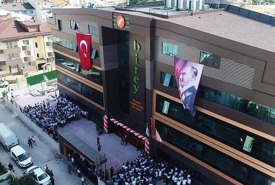 BİREY Eğitim Kurumları: Öğrencileri En Seçkin Fakültelere Yerleştirmenin Gururunu Yaşıyor