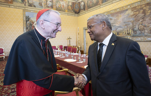 Başkan Ramkalawan, Vatikan’da Kardinal Parolin ile Görüştü Seyşeller Cumhurbaşkanı’nın Vatikan