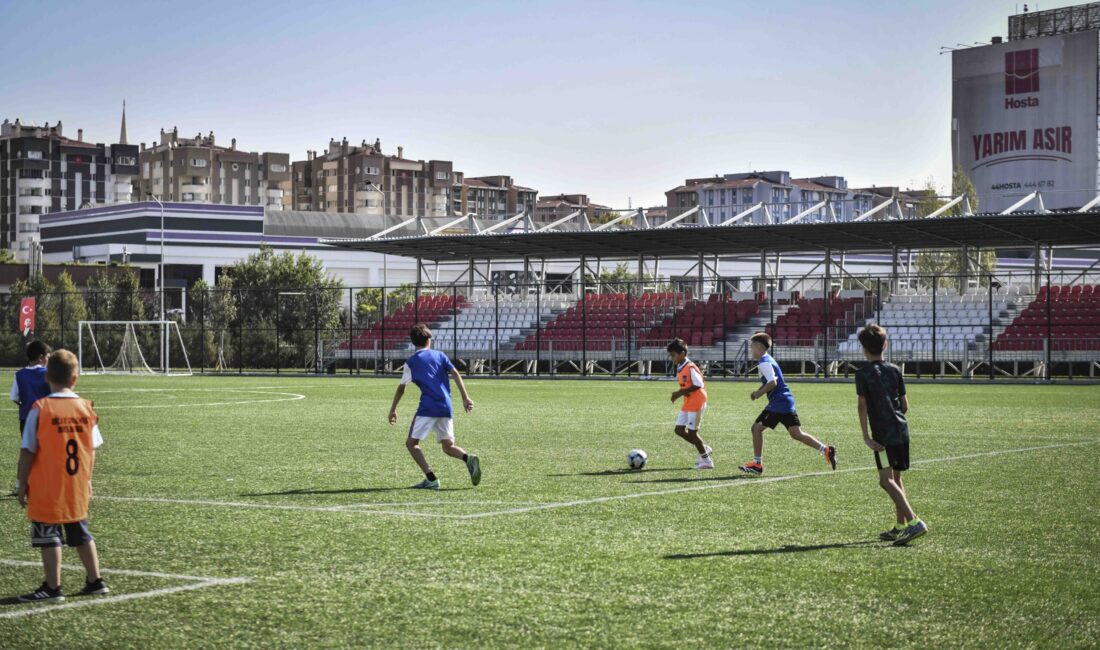 Başkentli Miniklerin Yaz Tatili: Ücretsiz Futbol Kurslarıyla Dolu Dolu Geçiyor