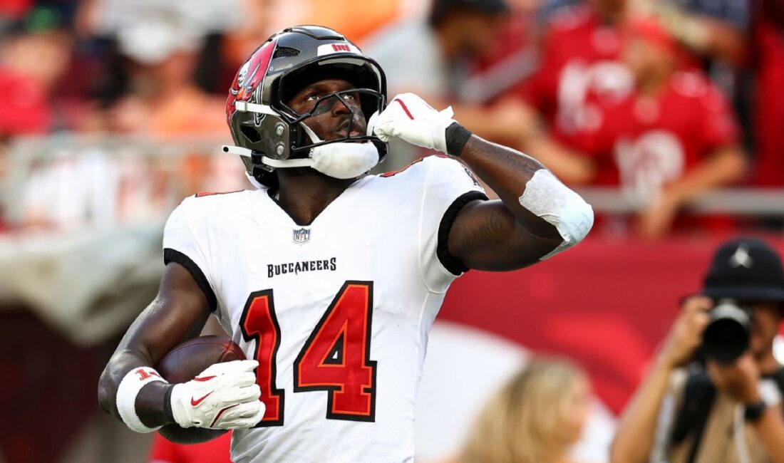 Tampa Bay Buccaneers, Chris Godwin ve Tristan Wirfs’i Aktif Listeye