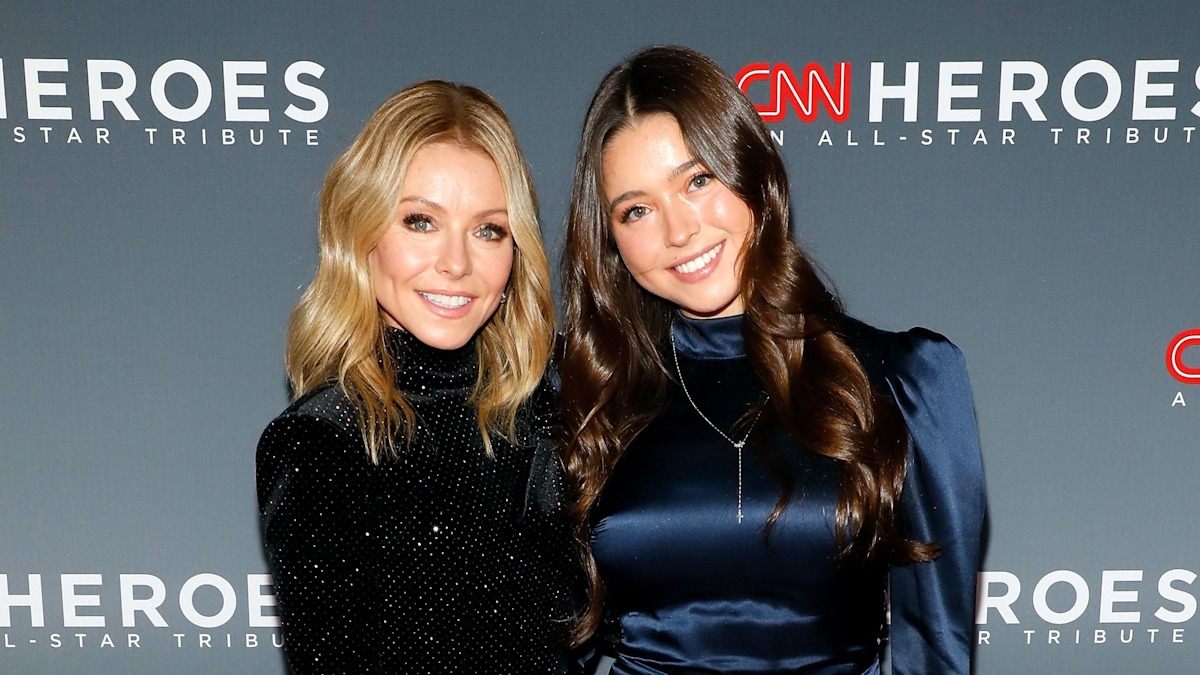 Kelly Ripa’nın Kızı Lola Consuelos’tan Dikkat Çeken Selfie Kelly Ripa’nın