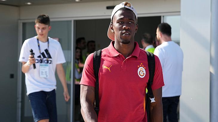 Galatasaray’da Carlos Cuesta’nın Spartak Moskova’ya Transfer Görüşmeleri Başladı Frankowski’nin Ayrılığı