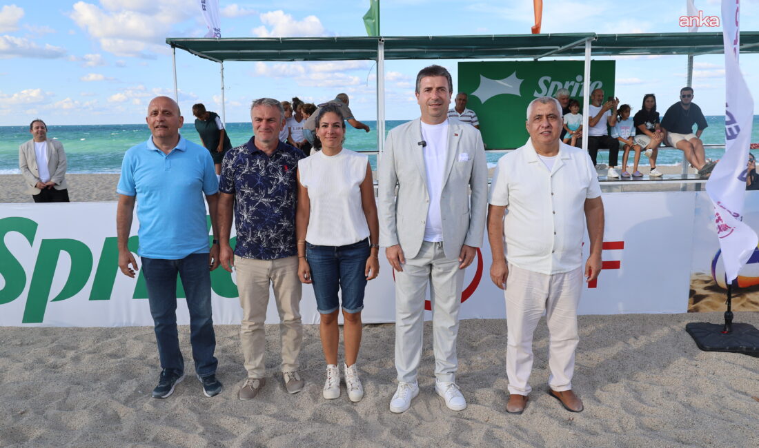 Erguvan Kültür ve Sanat Festivali’nde Voleybol Coşkusu Yalıköy Sahili’nde Voleybol