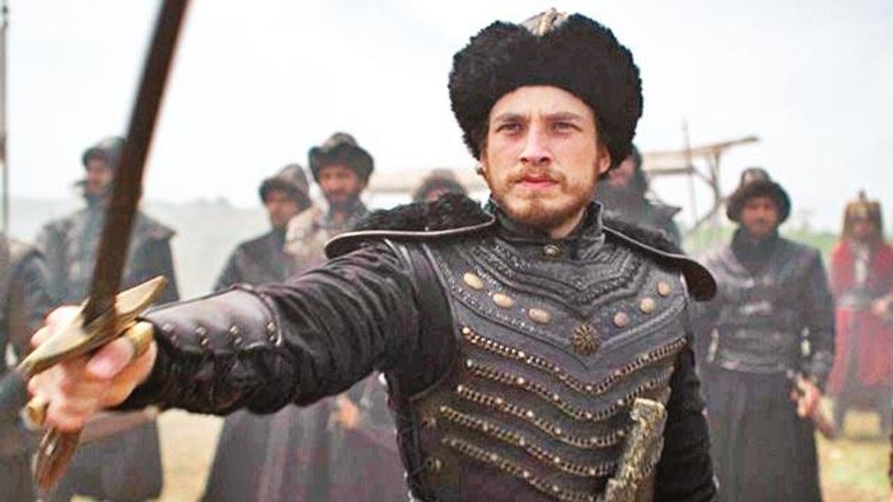 Cem Yigit Uzumoglundan Surpriz Donus Netflix Projesiyle Geri Donuyor