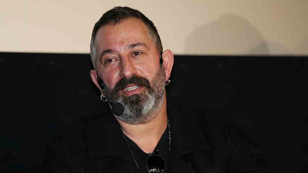 Cem Yilmazdan Basarili Oyuncuya Flas Dizi Teklifi Sezon Finali Oncesi