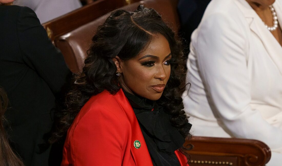 Texas Redistricting Controversy: Rep. Jasmine Crockett Calls Out GOP Tactics