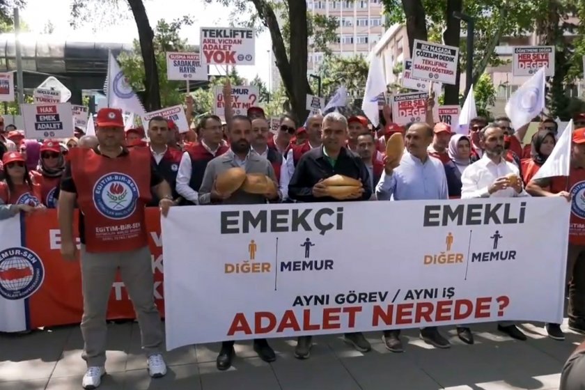 Eğitim-Bir-Sen, Düşük Zam Teklifine Tepki Gösterdi Eğitimciler, MEB Önünde Protesto