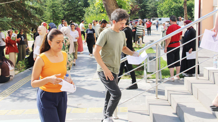 Milli Eğitim Akademisi: 2025 Öğretmen Atamaları İçin Yeni Dönem Başlıyor
